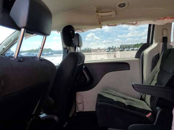 2016 Dodge Grand Caravan SE with VIN 2C4RDGBGXGR396579, listed as a Copart auction lot 72792084 with 85,907 mi miles and Salvage Title. Bid and sale history available at DreamBid. Image 11.