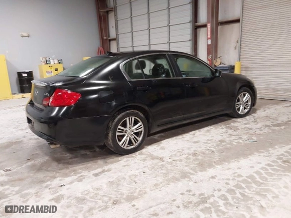 2013 Infiniti G37 Sedan x with VIN JN1CV6AR5DM762725, listed as a IAAI auction lot 41453576 with 202,632 mi miles. Bid and sale history available at carsss.com. Image 4.