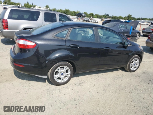 2015 Ford Fiesta SE z VIN 3FADP4BJXFM146122, wystawiony jako Copart lot #59998625 z przebiegiem 114 191 mil mil oraz Czysty tytuł • Clean title. Historia ofert i sprzedaży dostępna na DreamBid. Obrazek 3.