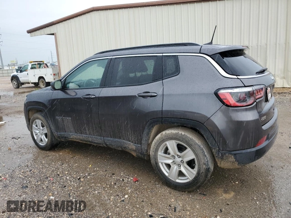 2022 Jeep Compass Latitude с VIN 3C4NJCBB4NT174893, выставлен на аукционе Copart как лот 55798225 с пробегом 76 921 миль миль и Списание • Salvage title. История ставок и продаж доступна на DreamBid. Изображение 2.