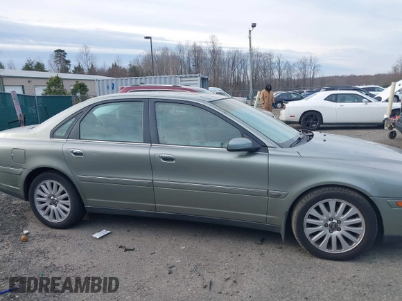 2006 Volvo S80 with VIN YV1TS592361444561, listed as a IAAI auction lot 41569509 with 147,917 mi miles. Bid and sale history available at carsss.com. Image 13.