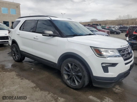 2018 Ford Explorer XLT with VIN 1FM5K8D86JGB56028, listed as a Copart auction lot 49873165 with 111,919 mi miles and Salvage Title. Bid and sale history available at carsss.com. Image 4.
