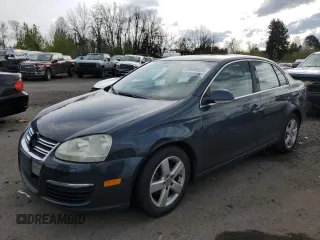 2008 Volkswagen Jetta SE с VIN 3VWRZ71K28M070501, выставлен на аукционе Copart как лот 52639085 с пробегом 149 973 миль миль и Чистый • Clean title. История ставок и продаж доступна на DreamBid. Изображение 1.