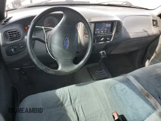 2003 Ford F-150 XL z VIN 1FTRX17233NB92067, wystawiony jako Copart lot #57986555 z przebiegiem 179 101 mil mil oraz Szkoda całkowita • Salvage title. Historia ofert i sprzedaży dostępna na DreamBid. Obrazek 8.