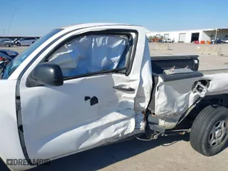 2011 Toyota Tacoma with VIN 5TFNX4CNXBX006754, listed as a IAAI auction lot 41384558 with 184,209 mi miles. Bid and sale history available at carsss.com. Image 6.
