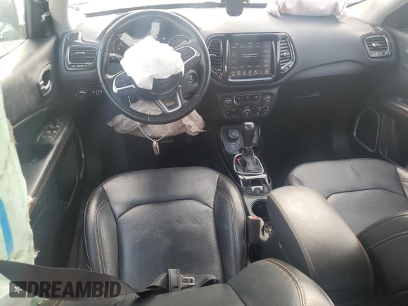 2020 Jeep Compass Limited z VIN 3C4NJDCB8LT157418, wystawiony jako Copart lot #54872465 z przebiegiem 71 023 mil mil oraz Szkoda całkowita • Salvage title. Historia ofert i sprzedaży dostępna na DreamBid. Obrazek 8.