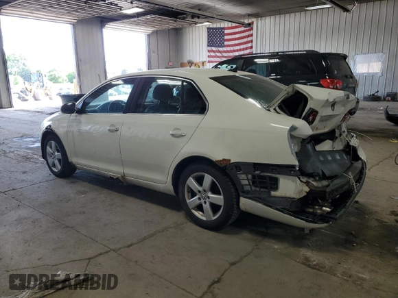 2008 Volkswagen Jetta SE z VIN 3VWRM71K48M168962, wystawiony jako Copart lot #61014415 z przebiegiem 165 679 mil mil oraz Nie do naprawy • Non repairable. Historia ofert i sprzedaży dostępna na DreamBid. Obrazek 2.