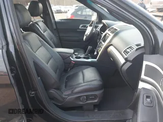 2015 Ford Explorer XLT z VIN 1FM5K8D87FGA81332, wystawiony jako IAAI lot #41779333 z przebiegiem 79 906 mil mil oraz . Historia ofert i sprzedaży dostępna na DreamBid. Obrazek 5.