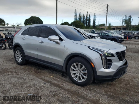 2019 Cadillac XT4 FWD Luxury z VIN 1GYAZAR42KF119510, wystawiony jako Copart lot #70954254 z przebiegiem 57 498 mil mil oraz Szkoda całkowita • Salvage title. Historia ofert i sprzedaży dostępna na DreamBid. Obrazek 4.