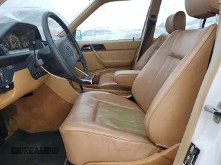 1986 Mercedes-Benz 300 E with VIN WDBEA30D0GA220989, listed as a Copart auction lot 86298874 with 74,521 mi miles and Clean Title. Bid and sale history available at carsss.com. Image 7.