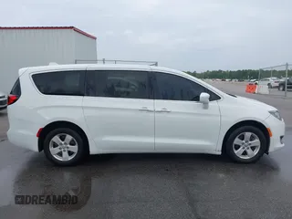 2020 Chrysler Pacifica Touring with VIN 2C4RC1FG4LR135808, listed as a IAAI auction lot 41932205 with 152,073 mi miles and . Bid and sale history available at DreamBid. Image 13.