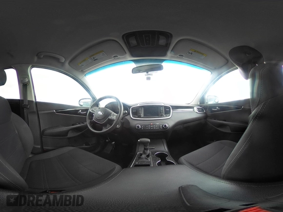 2019 Kia Sorento L z VIN 5XYPG4A39KG584941, wystawiony jako IAAI lot #42236774 z przebiegiem 93 158 mil mil oraz . Historia ofert i sprzedaży dostępna na DreamBid. Obrazek 18.