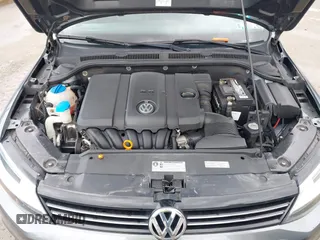 2013 Volkswagen Jetta SE with VIN 3VWBP7AJ2DM395982, listed as a IAAI auction lot 41952654 with 130,906 mi miles and . Bid and sale history available at DreamBid. Image 10.