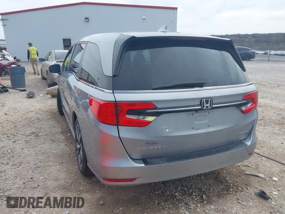 2021 Honda Odyssey Touring with VIN 5FNRL6H8XMB034837, listed as a IAAI auction lot 41856444 with 84,950 mi miles. Bid and sale history available at carsss.com. Image 3.