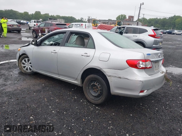 2011 Toyota Corolla L with VIN 2T1BU4EE1BC724135, listed as a IAAI auction lot 40054479 with 190,235 mi miles. Bid and sale history available at carsss.com. Image 3.
