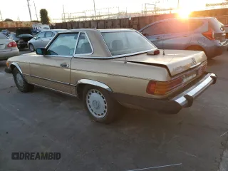 1987 Mercedes-Benz 560 560SL with VIN WDBBA48D1HA056537, listed as a Copart auction lot 80232424 with 251,006 mi miles and Clean Title. Bid and sale history available at carsss.com. Image 2.