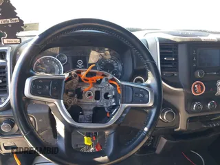 2021 Ram 1500 Big Horn с VIN 1C6SRFBT5MN760207, выставлен на аукционе IAAI как лот 41326935 с пробегом 58 667 миль миль и . История ставок и продаж доступна на DreamBid. Изображение 18.