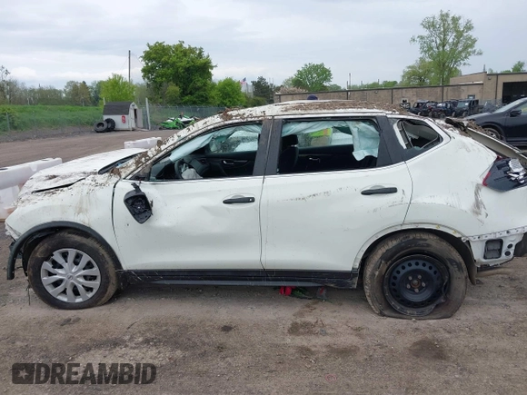 2017 Nissan Rogue SV z VIN 5N1AT2MV3HC773368, wystawiony jako IAAI lot #42250977 z przebiegiem 86 128 mil mil oraz . Historia ofert i sprzedaży dostępna na DreamBid. Obrazek 15.