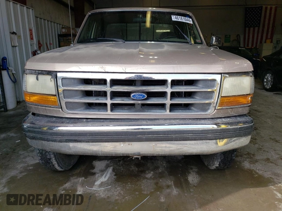 1992 Ford F-250 with VIN 1FTHX26MXNKA05058, listed as a Copart auction lot 46181044 with 200,145 mi miles and Salvage title. Bid and sale history available at DreamBid. Image 5.