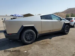 2024 Tesla Cybertruck Cyberbeast z VIN 7G2CEHEE6RA019467, wystawiony jako Copart lot #64861264 z przebiegiem 1776 mil mil oraz Szkody całkowita. Historia ofert i sprzedaży dostępna na DreamBid. Obrazek 3.