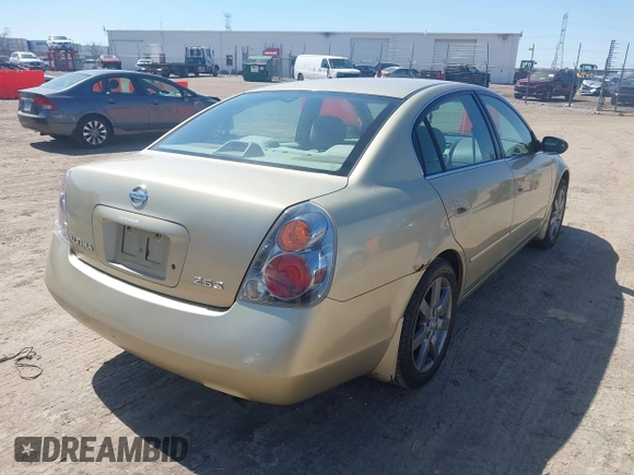 2002 Nissan Altima S with VIN 1N4AL11D62C154514, listed as a IAAI auction lot 41991610 with 175,742 mi miles. Bid and sale history available at carsss.com. Image 4.