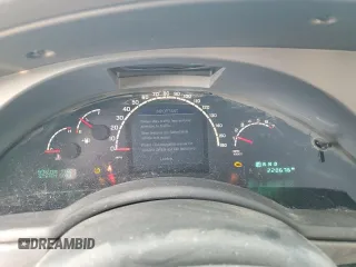 2005 Chrysler Pacifica with VIN 2C8GF78475R421982, listed as a Copart auction lot 41641625 with 220,676 mi miles and Salvage title. Bid and sale history available at DreamBid. Image 9.