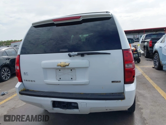 2008 Chevrolet Tahoe 1LT с VIN 1GNFC13018R133979, выставлен на аукционе IAAI как лот 42608904 с пробегом 261 711 миль миль и . История ставок и продаж доступна на DreamBid. Изображение 16.