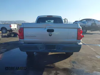 2008 Dodge Dakota ST with VIN 1D7HE22KX8S626188, listed as a IAAI auction lot 41454772 with 215,297 mi miles and . Bid and sale history available at carsss.com. Image 16.
