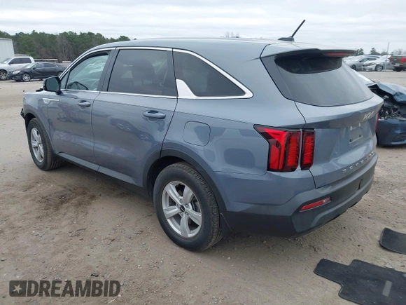 2022 Kia Sorento LX with VIN 5XYRG4LC2NG117242, listed as a IAAI auction lot 41512418 with 39,187 mi miles. Bid and sale history available at carsss.com. Image 3.