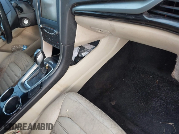 2013 Ford Fusion SE with VIN 3FA6P0HR1DR292942, listed as a IAAI auction lot 42806320 with 203,448 mi miles and . Bid and sale history available at DreamBid. Image 12.