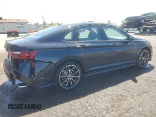 2025 Volkswagen Jetta GLI Autobahn z VIN 3VW2T7BU2SM067561, wystawiony jako Copart lot #56225025 z przebiegiem 2 246 mil mil oraz Czysty tytuł • Clean title. Historia ofert i sprzedaży dostępna na DreamBid. Obrazek 3.