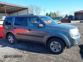 2011 Honda Pilot LX with VIN 5FNYF4H22BB028742, listed as a IAAI auction lot 41856146 with 190,615 mi miles. Bid and sale history available at carsss.com. Image 13.