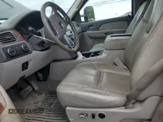 2008 GMC Sierra 2500HD SLT z VIN 1GTHK29648E119149, wystawiony jako Copart lot #73395794 z przebiegiem 98 656 mil mil oraz Szkoda całkowita • Salvage title. Historia ofert i sprzedaży dostępna na DreamBid. Obrazek 7.