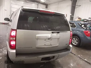 2011 Chevrolet Suburban LTZ with VIN 1GNSKKE31BR143238, listed as a IAAI auction lot 41621927 with 224,313 mi miles and . Bid and sale history available at DreamBid. Image 17.