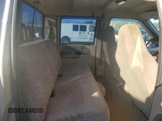 1999 Ford F-250 XL z VIN 1FTNW20F1XEE85329, wystawiony jako Copart lot #89077335 z przebiegiem 517 717 mil mil oraz Szkoda całkowita • Salvage title. Historia ofert i sprzedaży dostępna na DreamBid. Obrazek 10.