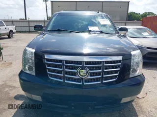 2011 Cadillac Escalade z VIN 1GYS4AEF0BR363858, wystawiony jako IAAI lot #42288735 z przebiegiem 223 669 mil mil oraz . Historia ofert i sprzedaży dostępna na DreamBid. Obrazek 12.