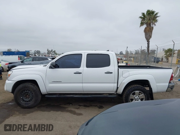 2014 Toyota Tacoma PreRunner with VIN 3TMJU4GNXEM172008, listed as a IAAI auction lot 42427701 with 164,987 mi miles and . Bid and sale history available at DreamBid. Image 15.