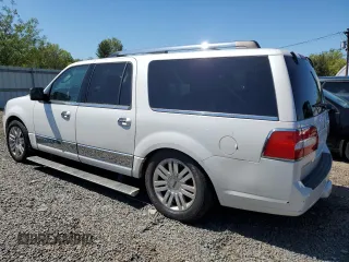 2013 Lincoln Navigator z VIN 5LMJJ3J50DEL03522, wystawiony jako Copart lot #54768335 z przebiegiem 137 326 mil mil oraz Czysty tytuł • Clean title. Historia ofert i sprzedaży dostępna na DreamBid. Obrazek 2.
