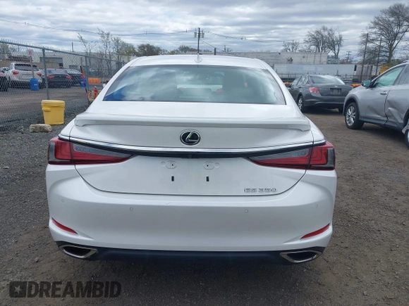 2021 Lexus ES 350 with VIN 58ADZ1B10MU082396, listed as a IAAI auction lot 42045686 with 36,208 mi miles and . Bid and sale history available at DreamBid. Image 16.