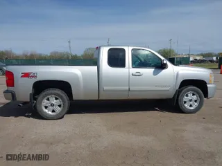 2011 Chevrolet Silverado 1500 LT with VIN 1GCRKSE37BZ249278, listed as a IAAI auction lot 41945372 with 230,962 mi miles. Bid and sale history available at carsss.com. Image 13.