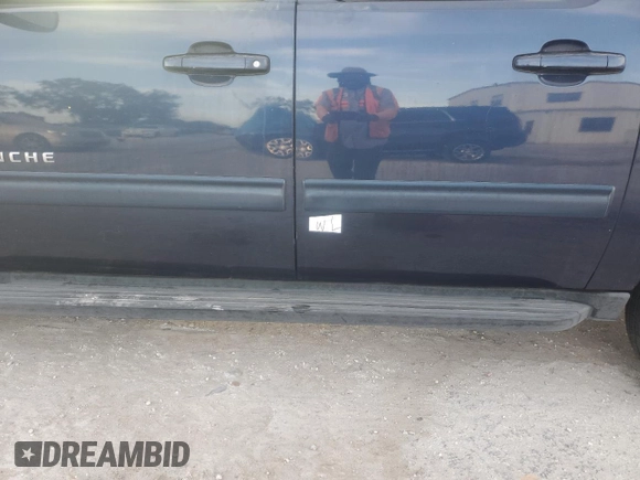 2009 Chevrolet Avalanche LT w/2LT with VIN 3GNFK22049G284391, listed as a Copart auction lot 76367424 with 0 mi miles and Non Repairable. Bid and sale history available at carsss.com. Image 12.