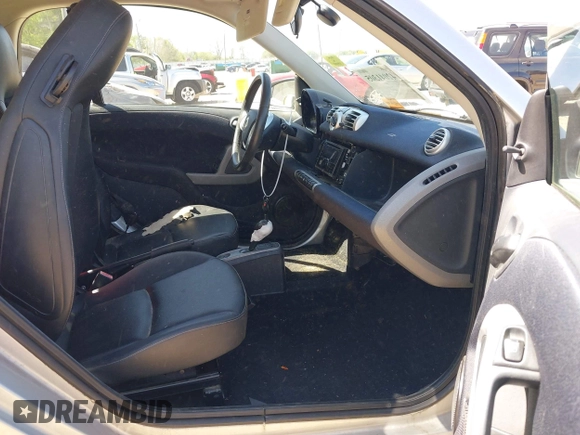 2014 Smart fortwo Pure with VIN WMEEJ3BA2EK733819, listed as a IAAI auction lot 42041305 with 69,018 mi miles and . Bid and sale history available at DreamBid. Image 5.