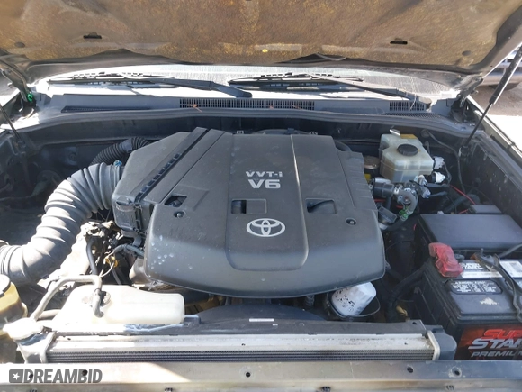 2004 Toyota 4Runner SR5 with VIN JTEZU14R440039640, listed as a IAAI auction lot 42085546 with 187,061 mi miles. Bid and sale history available at carsss.com. Image 6.