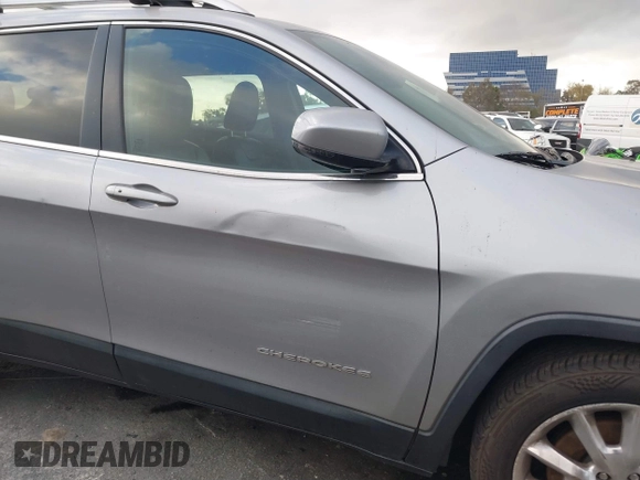 2017 Jeep Cherokee Limited with VIN 1C4PJLDB4HW526035, listed as a IAAI auction lot 41549295 with 74,548 mi miles. Bid and sale history available at carsss.com. Image 6.