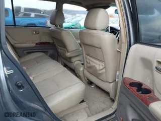 2006 Toyota Highlander w/3rd Row with VIN JTEDP21A860124831, listed as a IAAI auction lot 41670734 with 266,964 mi miles. Bid and sale history available at carsss.com. Image 8.