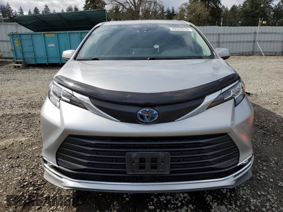 2023 Toyota Sienna XLE with VIN 5TDYSKFC8PS077927, listed as a Copart auction lot 49359515 with 34,718 mi miles and Salvage Title. Bid and sale history available at carsss.com. Image 5.