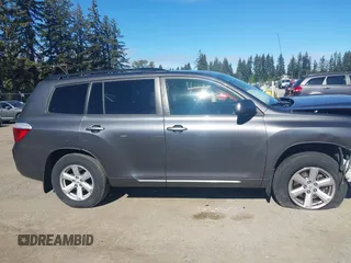 2008 Toyota Highlander z VIN JTEDS41A182049522, wystawiony jako IAAI lot #40484437 z przebiegiem 159 595 mil mil oraz . Historia ofert i sprzedaży dostępna na DreamBid. Obrazek 13.
