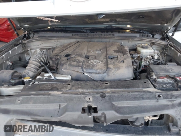 2003 Toyota 4Runner SR5 with VIN JTEBU14R638008665, listed as a IAAI auction lot 41675180 with 266,592 mi miles and . Bid and sale history available at DreamBid. Image 10.