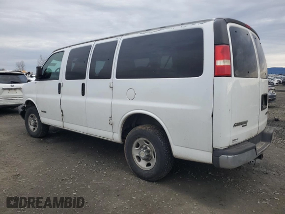 2005 Chevrolet Express Passenger with VIN 1GAHG35U851250429, listed as a Copart auction lot 45600415 with Not provided miles and Salvage title. Bid and sale history available at DreamBid. Image 2.