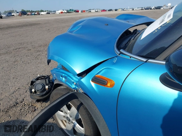 2015 MINI Hardtop 4 Door with VIN WMWXS5C56FT831505, listed as a IAAI auction lot 42155398 with 95,693 mi miles and . Bid and sale history available at DreamBid. Image 21.